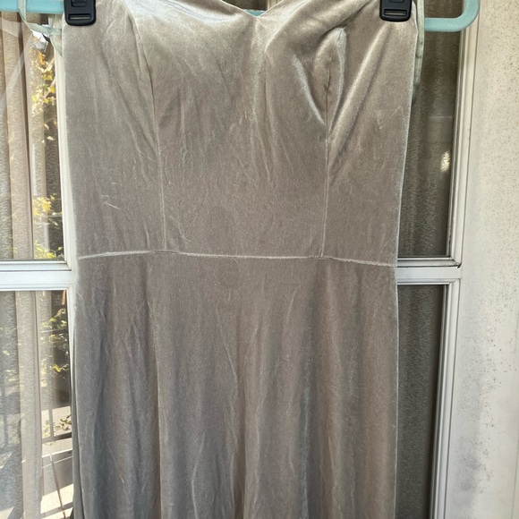 Revelry Quinn green velvet strapless dress - Picture 6 of 9